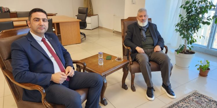 لقاء مع الدكتور محمود أبو الهدى الحسيني