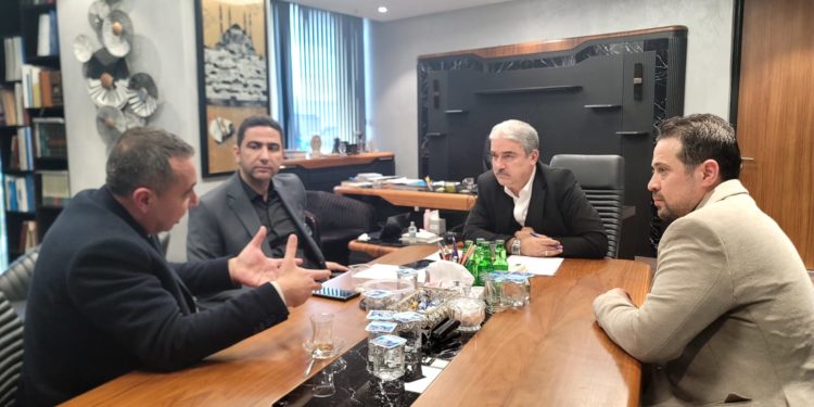 اللقاء مع البروفيسور عمر قرقماز عمل مستشارا للرئيس أردوغان  ومسؤول حالي عن ملفات التعليم وهو زميل سفير تركيا في سورية  والحديث كان حول سورية الجديدة والرؤية التركية لسورية ورؤيتنا وموقفنا كذلك