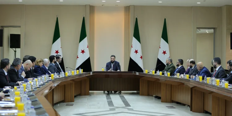 الشرع يترأس أول اجتماع للحكومة السورية الجديدة “انطلاقة نحو التغيير”